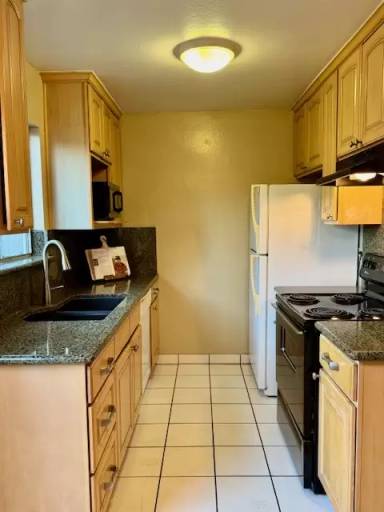 Main picture of 901 Veterans Dr