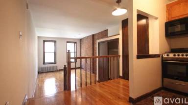 Main picture of 340 Amsterdam Ave