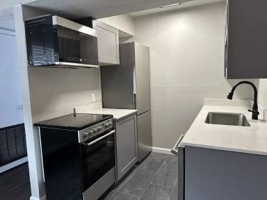 Main picture of 413 W 14th St