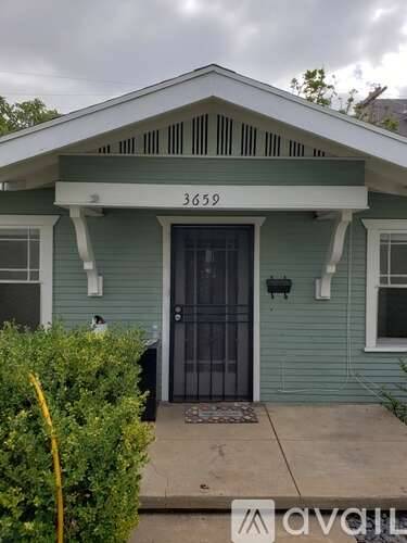Main picture of 3659 6th Ave