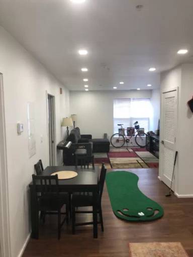 Main picture of 9 East Mount Royal Apartments