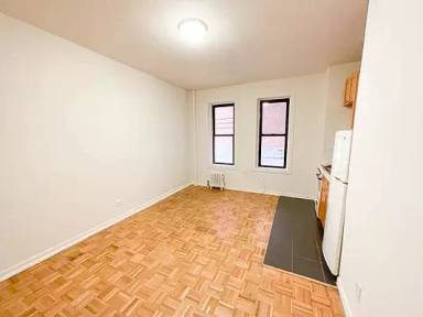 Main picture of 2552 Broadway