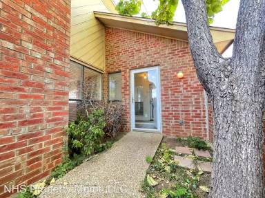 Main picture of 901 Cedarland Blvd