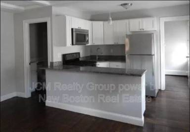 Main picture of 70 Safford St
