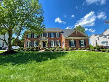 Main picture of 7864 Virginia Oaks Dr