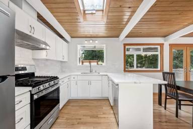 Main picture of 640 13th Way SW