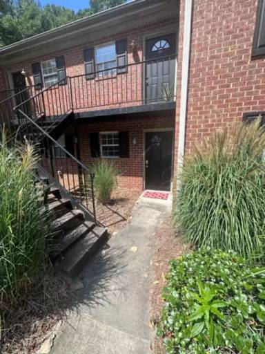 Main picture of 1055 Baxter St