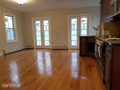 Main picture of 21 Cherry St