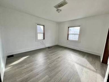 Main picture of 614 W Charles St