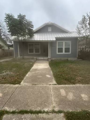Main picture of 3234 W Houston St