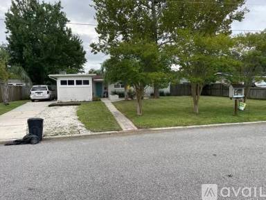 Main picture of 735 Redfin Dr