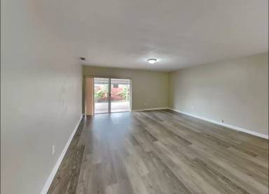 Main picture of 2610 SW 121st Ave