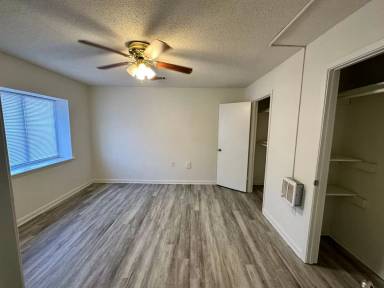 Main picture of 908 Holden St