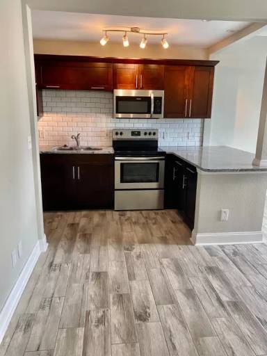 Main picture of 115 S Lois Ave