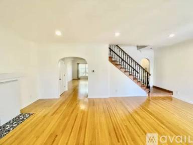 Main picture of 7455 Oakwood Ave