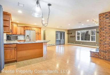 Main picture of 11044 Tefft Ave NE