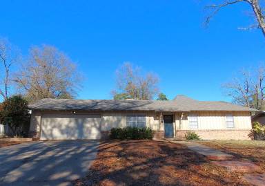 Main picture of 1101 Beechwood Dr