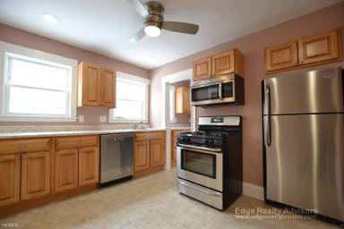 Main picture of 101 Oakland St