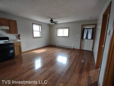 Main picture of 135 E Mechanic St
