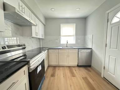 Main picture of 636 Gerritt St