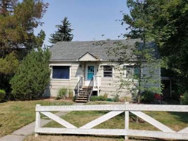 Main picture of 152 SE Water St