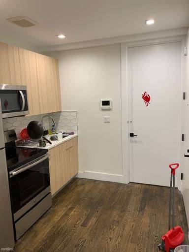 Main picture of 413 Seneca Ave