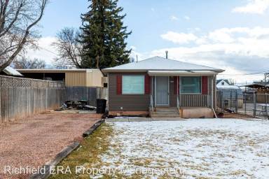 Main picture of 237 W Center St