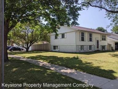 Main picture of 1 Regal Ln