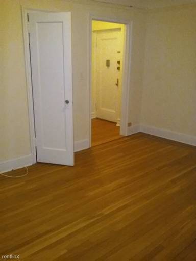 Main picture of 221 E 50th St