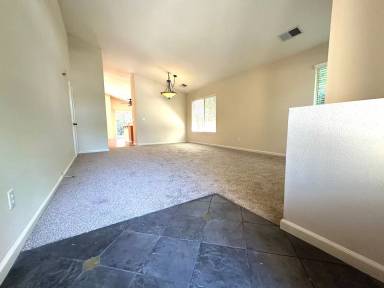 Main picture of 432 Apple Hill Dr