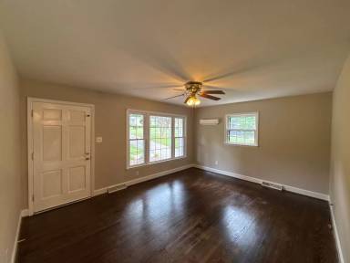 Main picture of 1427 Churchill Dr