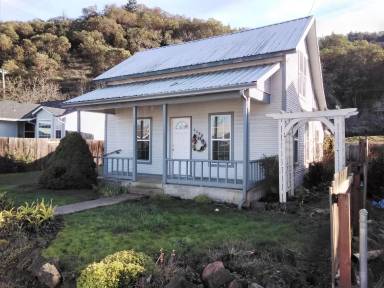 Main picture of 1125 W Brown Ave