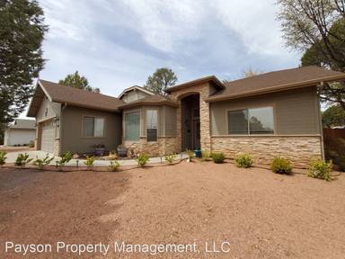 Main picture of 904 W Landmark Trl
