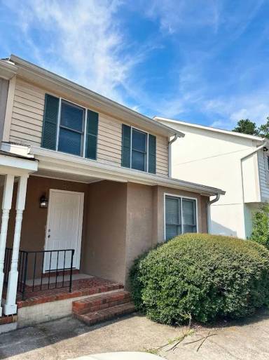 Main picture of 2912 Norgate Dr