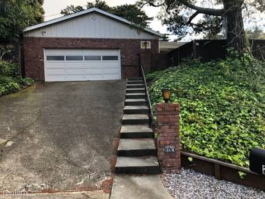 Main picture of 2018 Queens Ln