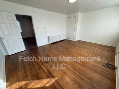 Main picture of 233 S 4th St