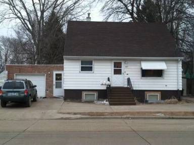 Main picture of 667 8th Ave SW