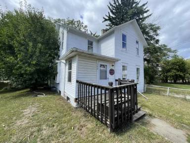 Main picture of 598 Wilson St