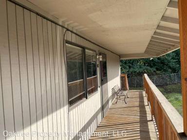 Main picture of 916 W Charles St