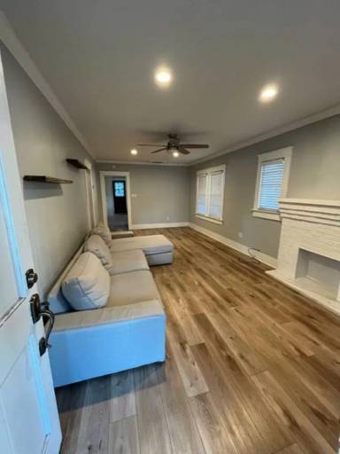 Main picture of 203 W Haya St