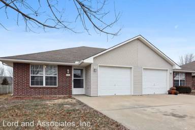 Main picture of 1005 Christie Ln