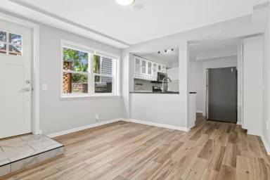 Main picture of 519 W 22nd St