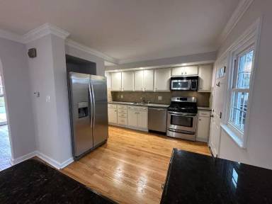 Main picture of 3 Hickory Ln