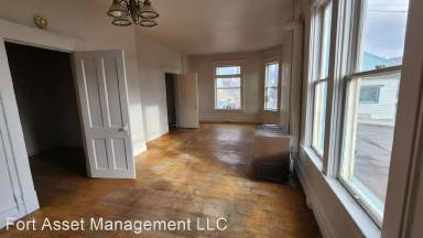 Main picture of 207 S Crystal St