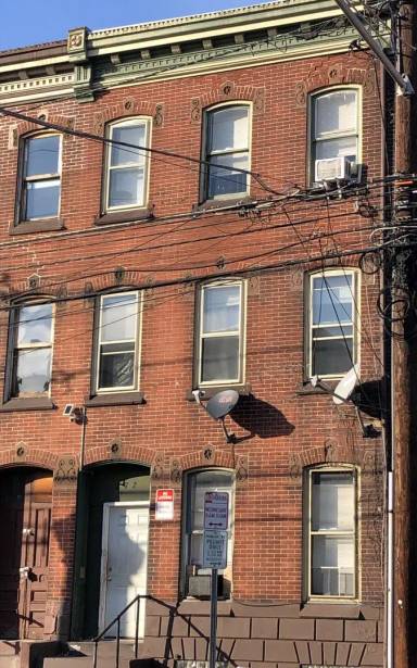 Main picture of 272 Hamilton Ave