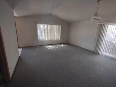 Main picture of 5045 Pioneer Pl