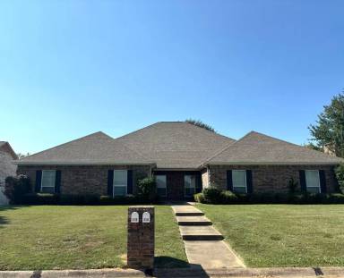 Main picture of 17 Fernwood Dr