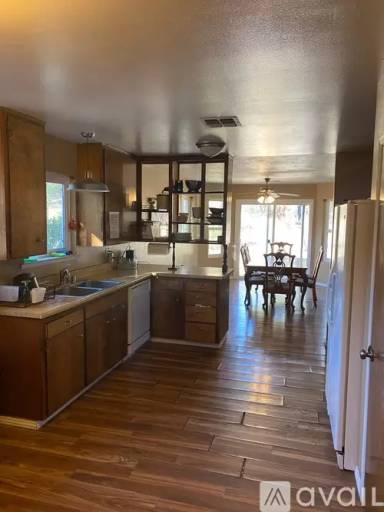 Main picture of 42896 Country Club Dr E