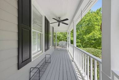 Main picture of 102 Parkside Cir