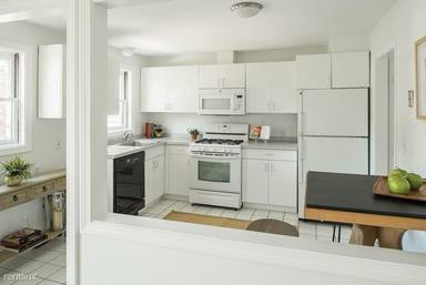 Main picture of 33 Cottage St